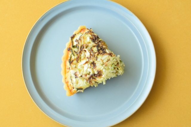 ★季節限定・数量限定★ズッキーニ・キャベツとチキンのキッシュ【冷凍】