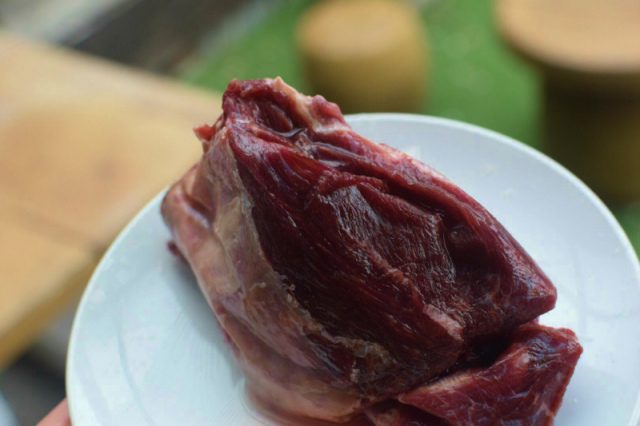 馬ほほ肉200ｇ 【冷凍便】